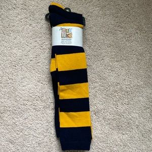 NWT Muk Luks Gameday socks